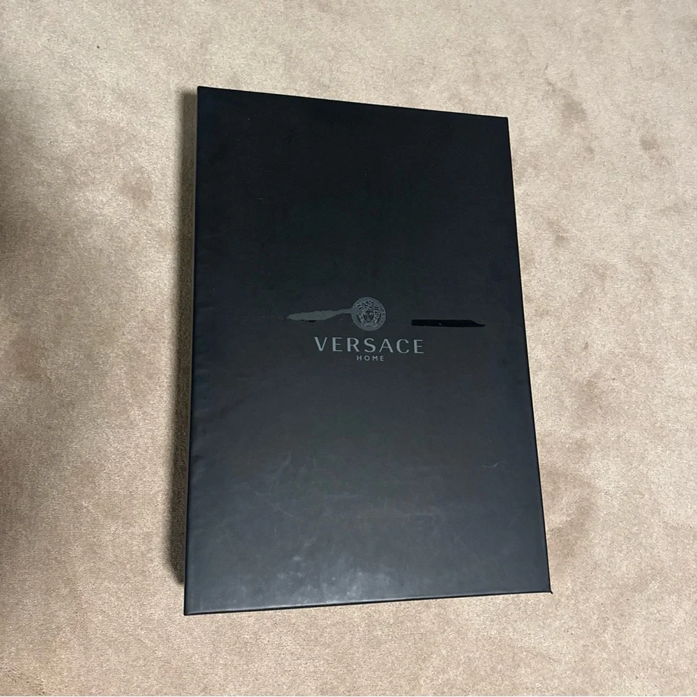 Versace Gold Textured Robe (Large) - Picture 15 of 15